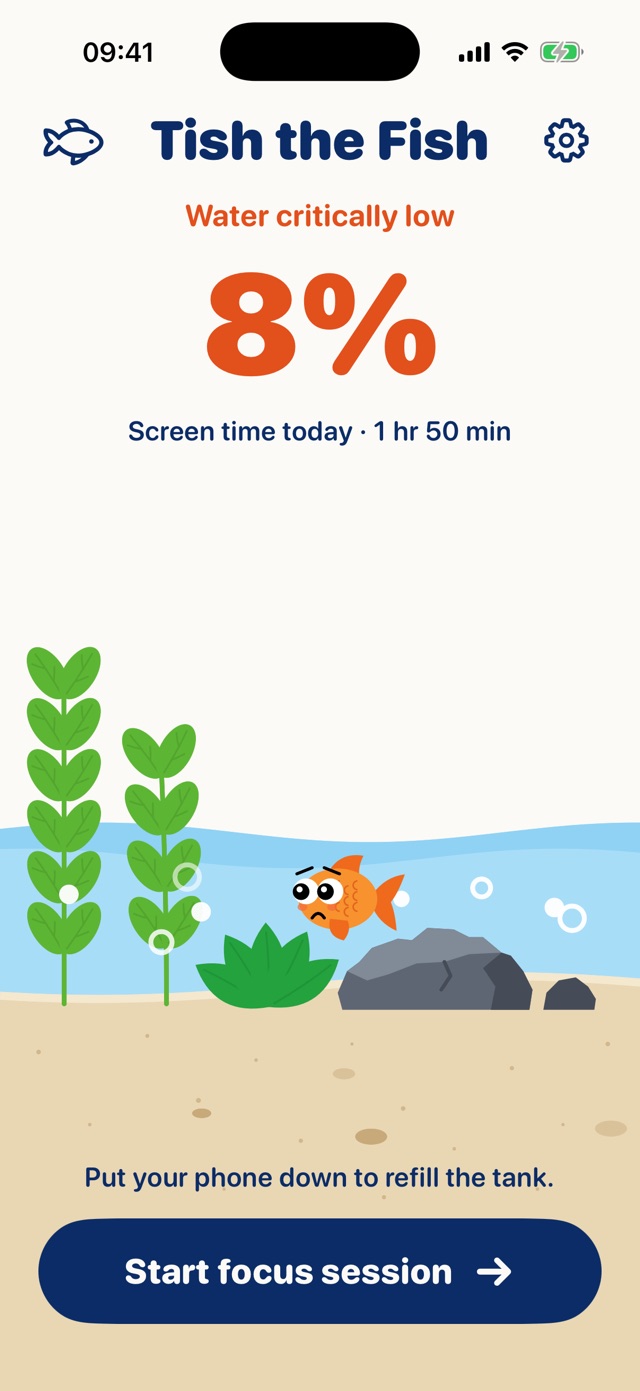 Home screen at 8% water: Water critically low, the goldfish looks worried.